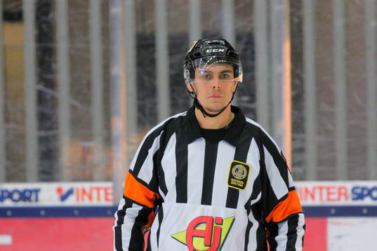 Matchens domare Peter Sabelström