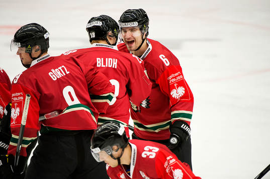 Frölundas Anton Blidh och Mikael Wikstrand jublar
