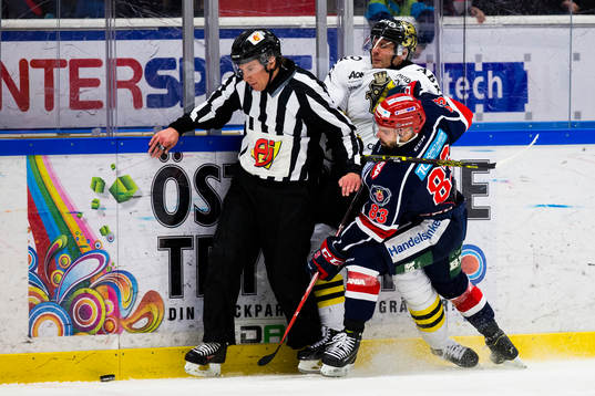 s Conny Strömberg och Södertäljes Mattias Beck