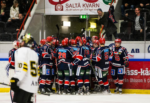 Södertäljes spelare jublar