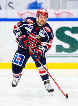 Södertäljes Michal Gulasi med pucken
