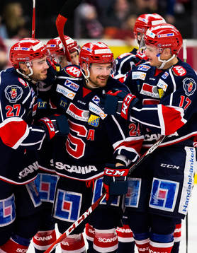 Södertäljes Michal Gulasi (m) jublar