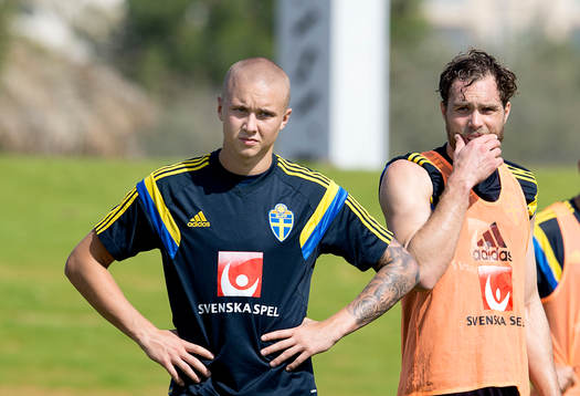 Sveriges Johan Elmander och Sebastian Holmén