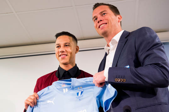 Tobias Sana och sportchef Daniel Andersson