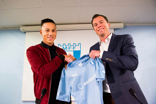 Tobias Sana och sportchef Daniel Andersson