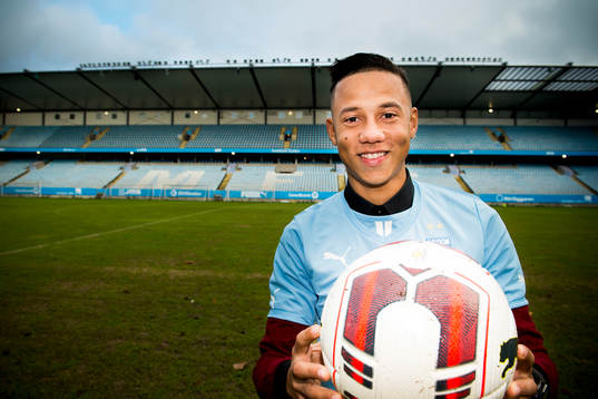 Bläddra bland fler bilder av Fotboll, Allsvenskan, Malmö FF presenterar Tobias Sana