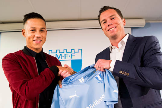 Tobias Sana och sportchef Daniel Andersson