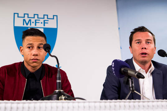 Tobias Sana och sportchef Daniel Andersson