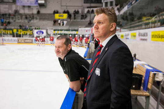 Malmö Redhawks tränare Jesper Mattsson (t.h.) och Malmö