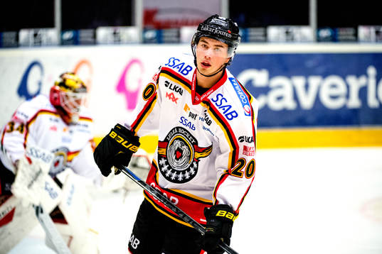 Luleås Victor Ekarv före ishockeymatchen i SHL mellan