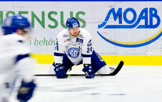 Leksands Jonas Frögren ser deppig ut