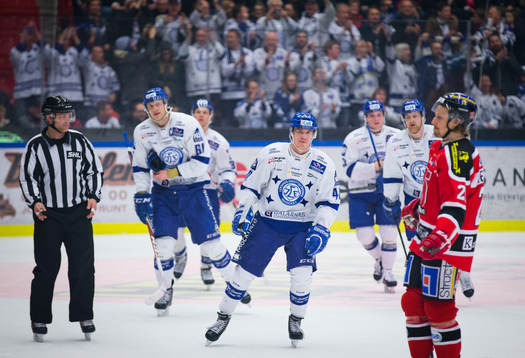 Leksands Tomi Sallinen gör 0-1 på Örebros målvakt