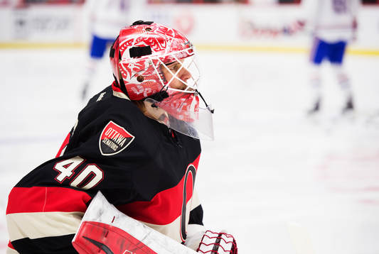 Ottawas målvakt Robin Lehner på uppvärmningen
