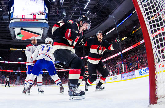 Ottawas Jean-Gabriel Pageau och Mark Stone jublar
