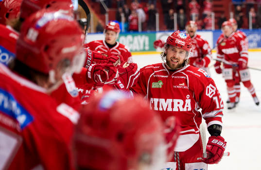 Timrås André Hult jublar