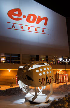 En klassisk hjälm från SPAPS utanför EON-arena
