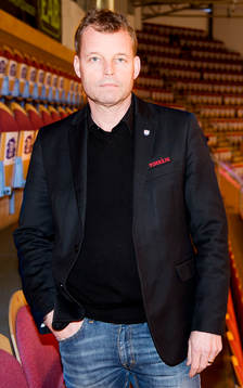 Timrås klubbdirektör Lars Nolander innan matchen i