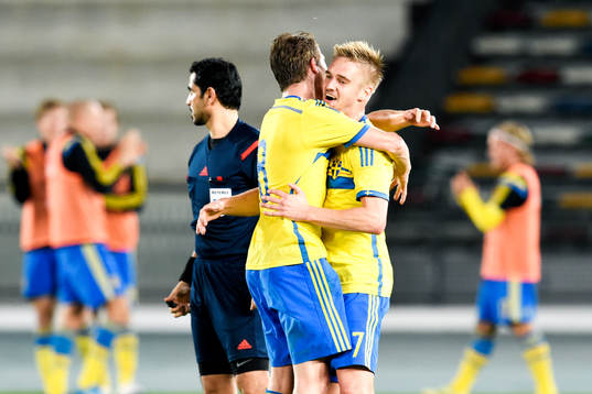 Sveriges Johan Mårtensson och Marcus Rohdén jublar