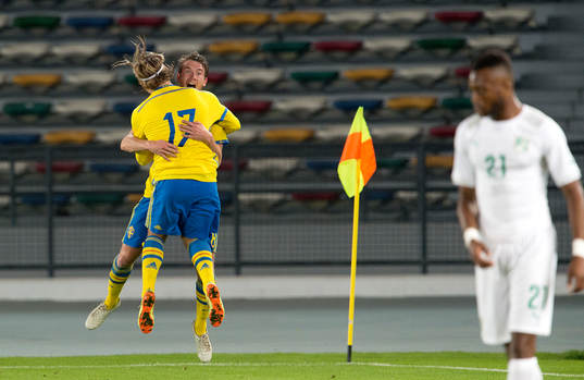 Sveriges Marcus Rohdén  och Nicklas Bärkroth jublar