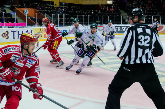Modos Donald Brashear och Färjestads Ole-Kristian
