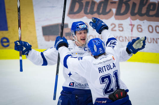 Leksands Mattias Ritola jublar med Johan Ryno