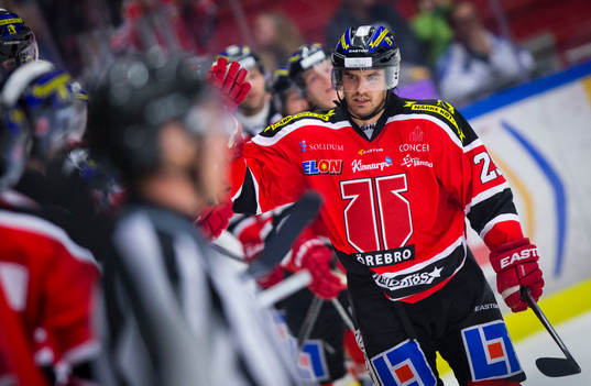 Örebros Martin Johansson gör 1-1 och jublar med Daniel