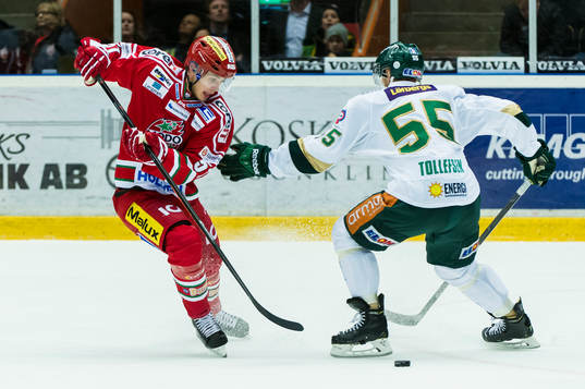 Modos Emil Djuse mot Färjestads Ole-Kristian Tollefsen