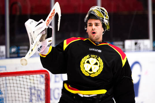 Brynäs målvakt Bernhard Starkbaum deppar