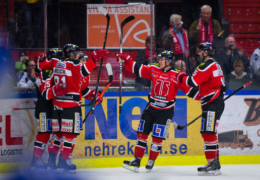 Örebros Martin Johansson gör 1-1 och jublar med Daniel