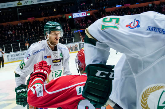 Modos Donald Brashear och Färjestads Ole-Kristian