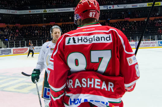 Modos Donald Brashear och Färjestads Ole-Kristian