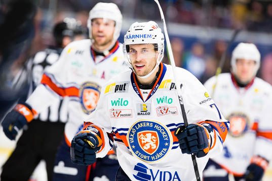 Växjös Jeff Tambellini jublar