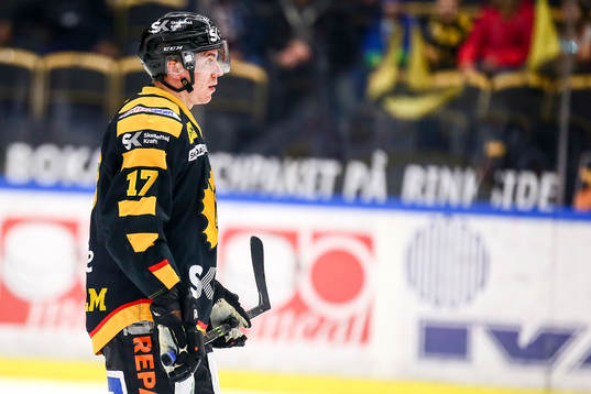 Skellefteås Pär Lindholm tacklade Frölundas Christian