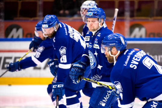 Leksands Viktor Mårtensson före ishockeymatchen i SHL