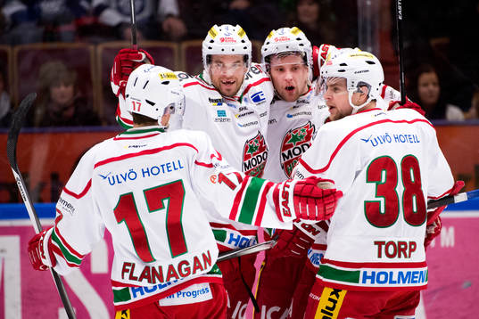 Modos Radek Smolenak, Jonas Ahnelöv och Nichlas Torp jublar