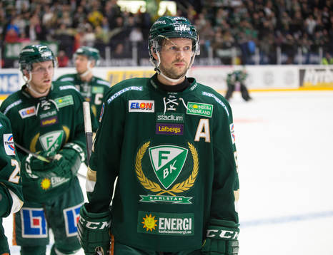 Färjestads Rickard Wallin ser deppig ut