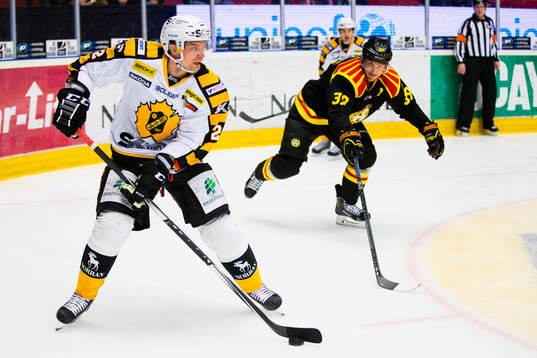 Skellefteås Janne Pesonen ligger steget före Brynäs