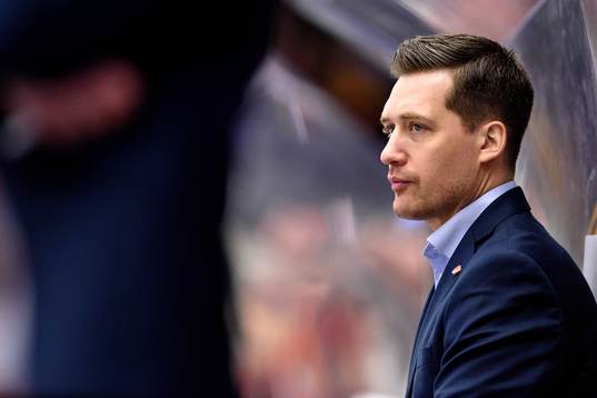 Växjös huvudtränare Sam Hallam