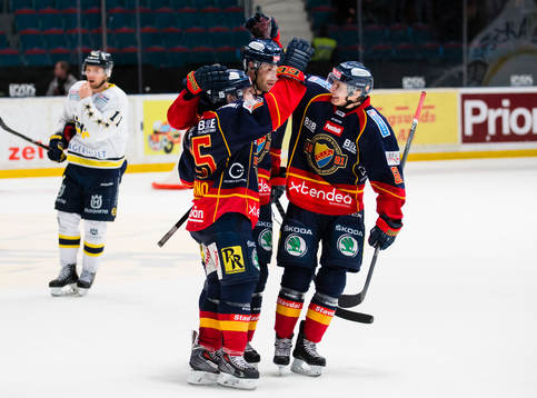 Djurgårdens Steve Saviano gör 5-2 i öppen kasse och