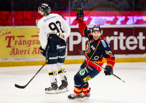 Djurgårdens Steve Saviano gör 5-2 i öppen kasse