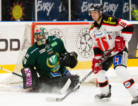 Färjestads målvakt Justin Pogge och Örebros Jared Aulin