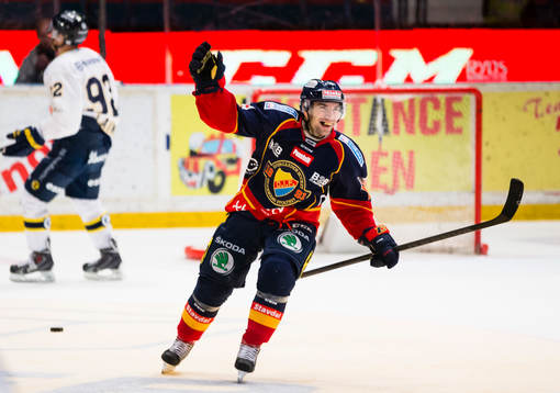 Djurgårdens Steve Saviano gör 5-2 i öppen kasse