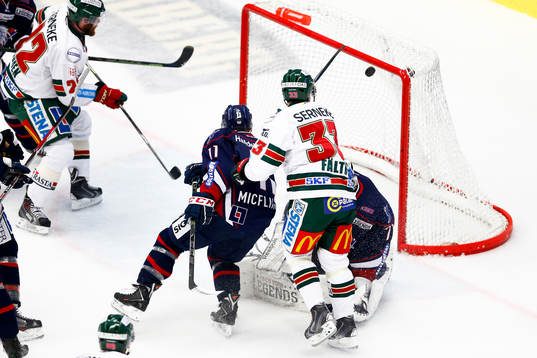 Frölundas Mathis Olimb gör 0-1