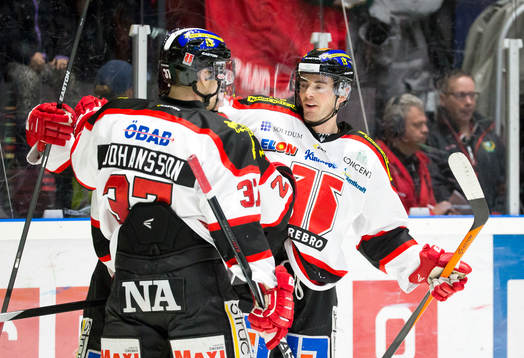 Örebros Stefan Johansson och Derek Ryan jublar