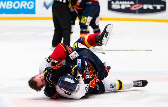 s Christoffer Törngren och Djurgårdens Alexander Falk
