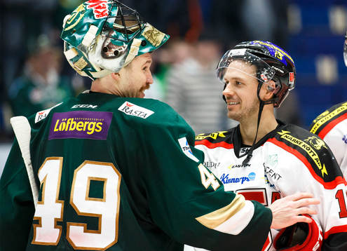 Färjestads målvakt Justin Pogge och Örebros Jared Aulin