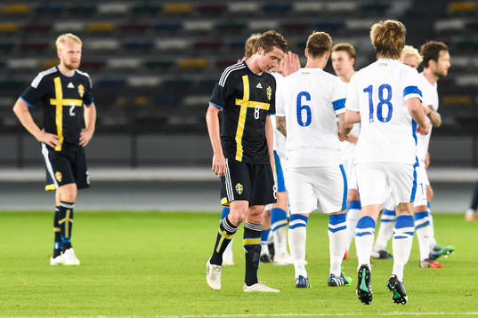 Bläddra bland fler bilder av Fotboll, Träningsmatch, Sverige - Finland