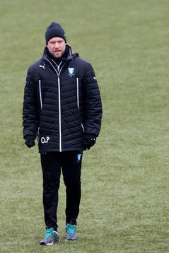 Malmö FFs assisterande tränare Olof Persson leder en