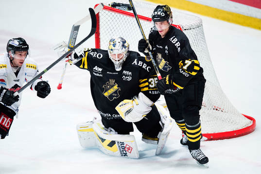 s målvakt Robin Rahm och Ziga Pavlin