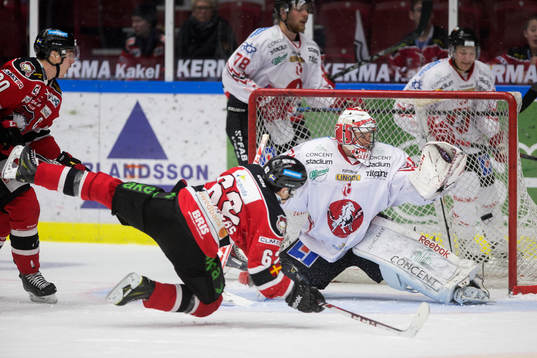 Malmö Redhawks Jens Jacobs gör 5-1 bakom Vita Hästens